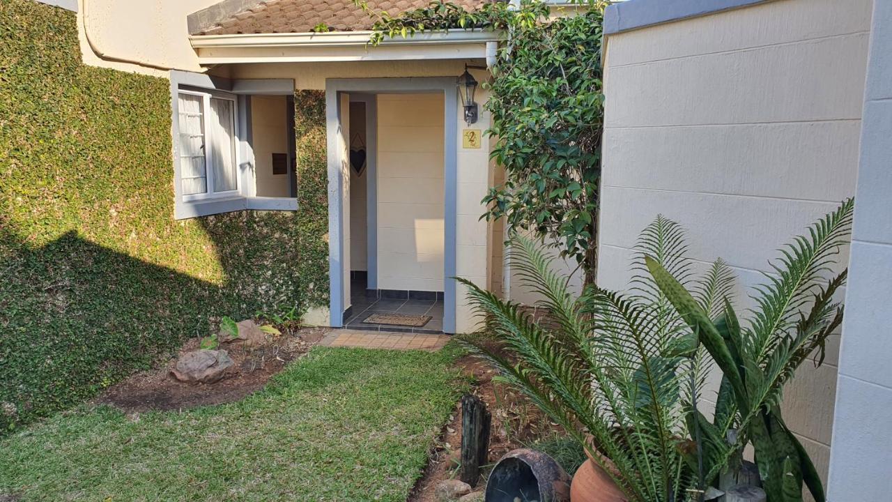 The Lazy Lizard Hotel Durban Exterior photo