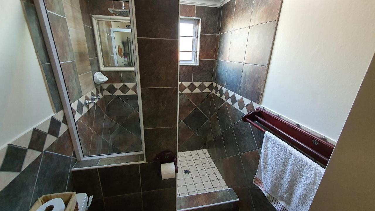 The Lazy Lizard Hotel Durban Exterior photo